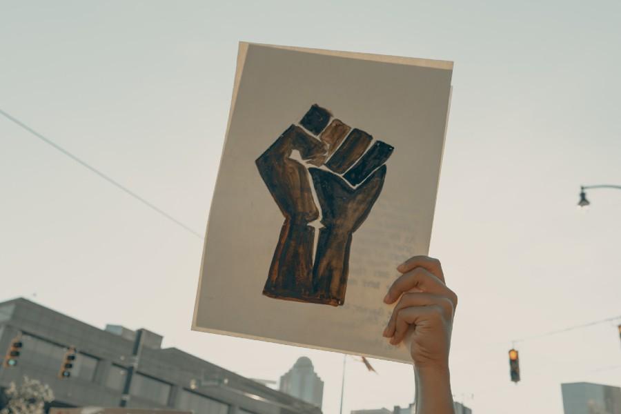 Imagem de protesto contra o racismo